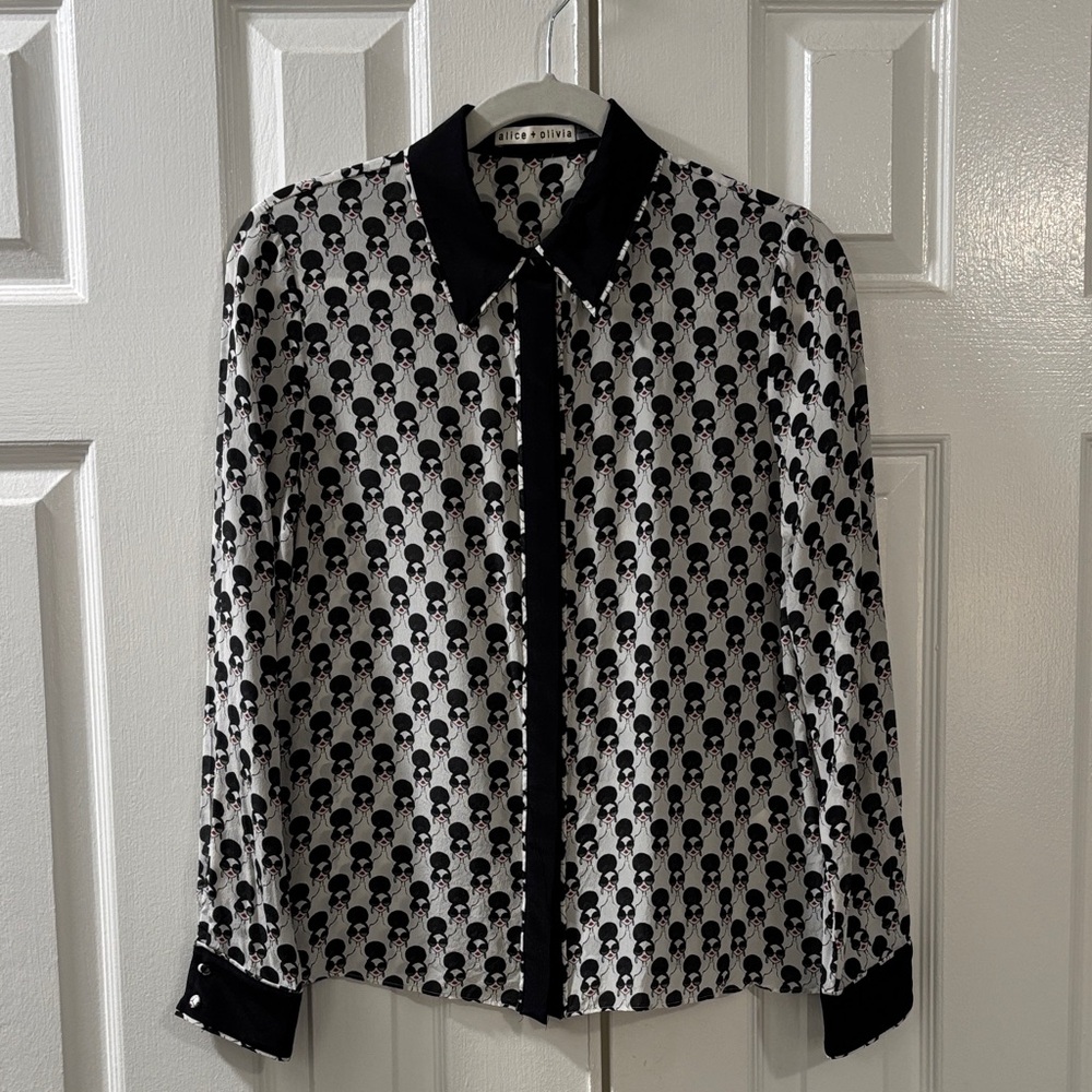 Alice + Olivia Willa Stace Face Button Down Shirt Blouse